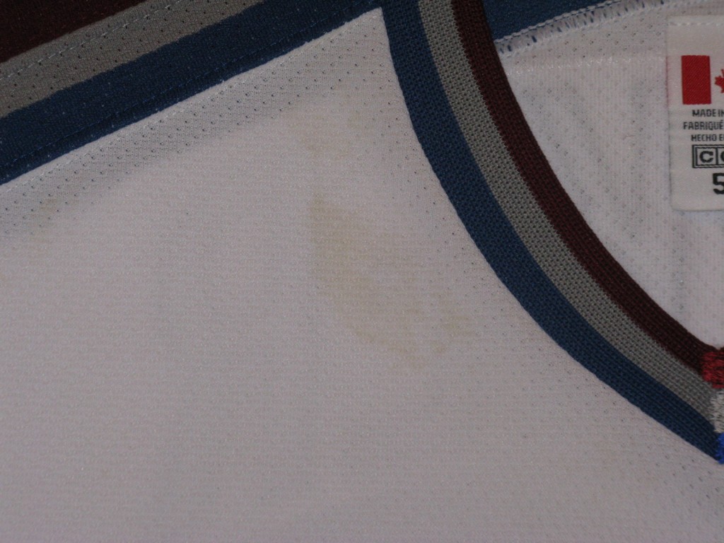 Scott Parker 2006-2007 white Avs game worn neck stain