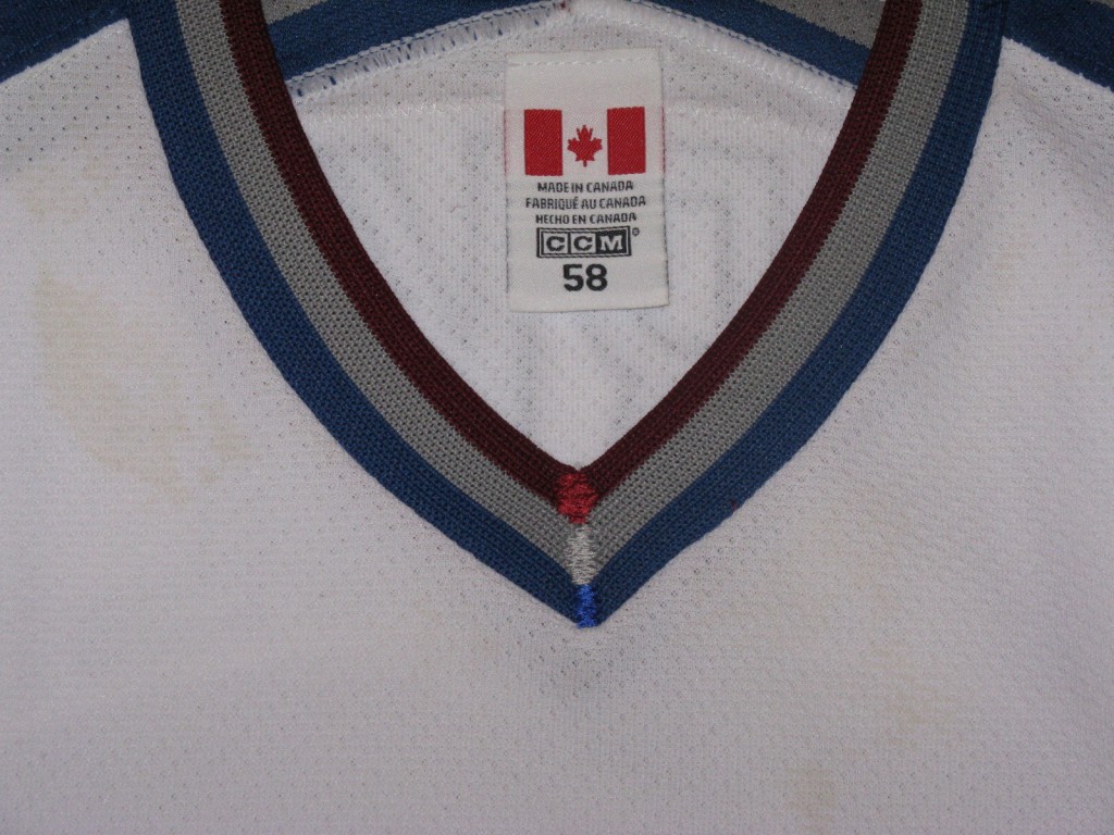 Scott Parker 2006-2007 white Avs game worn neck tagging-detail