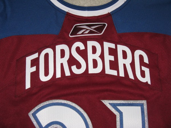 Peter Forsberg 2010-2011 Burgundy Set II GI nameplate