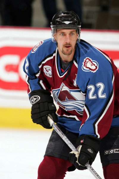 Steve Konowalchuk #22 of the Colorado Avalanche during the game against the Los Angeles Kings on October 19, 2005 at Pepsi Center in Denver, Colorado. (Photo by Garrett Ellwood/NHLImages)